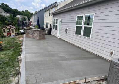 Concrete slab pour